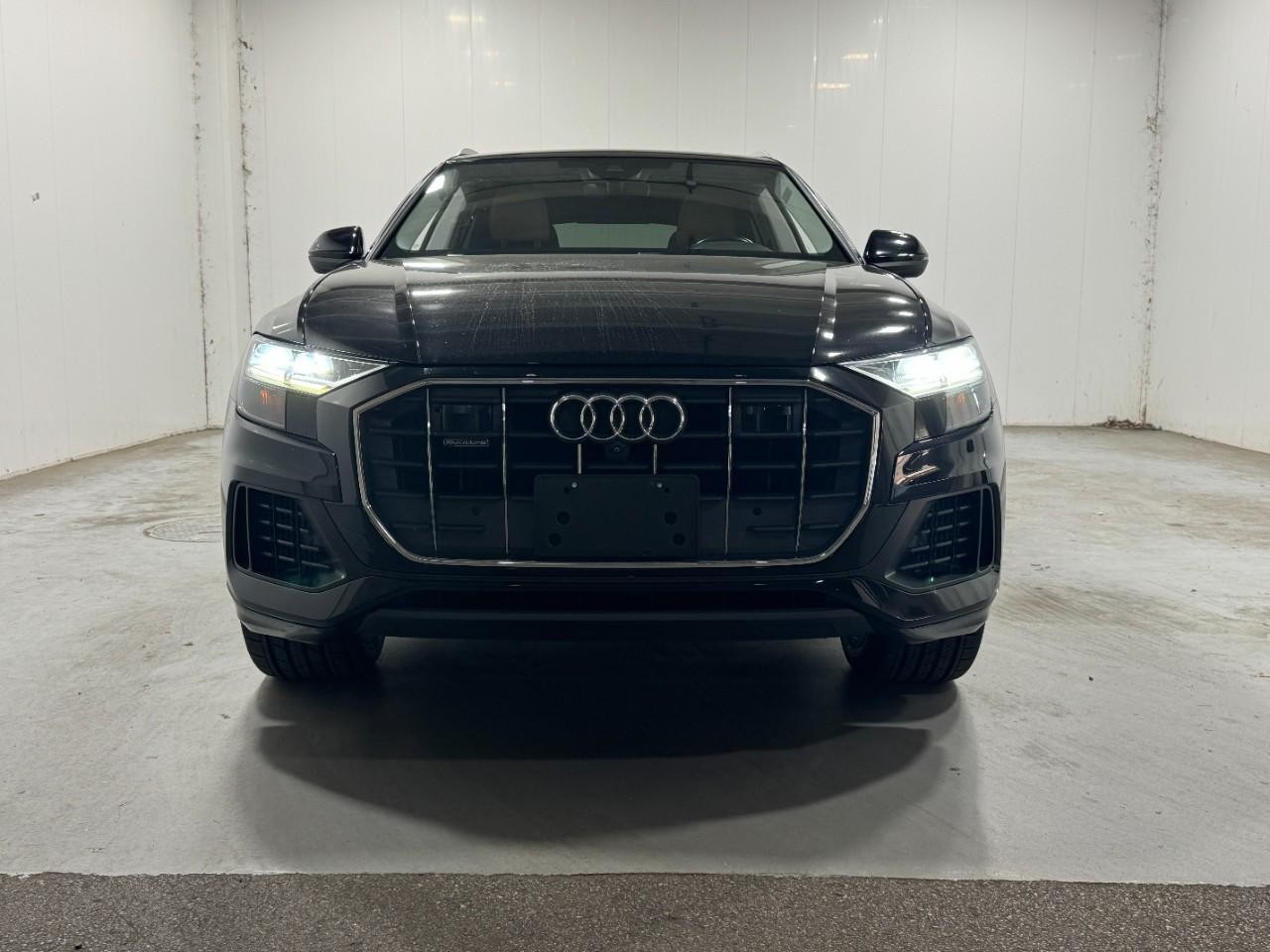 Audi Q8 Vehicle Full-screen Gallery Image 7