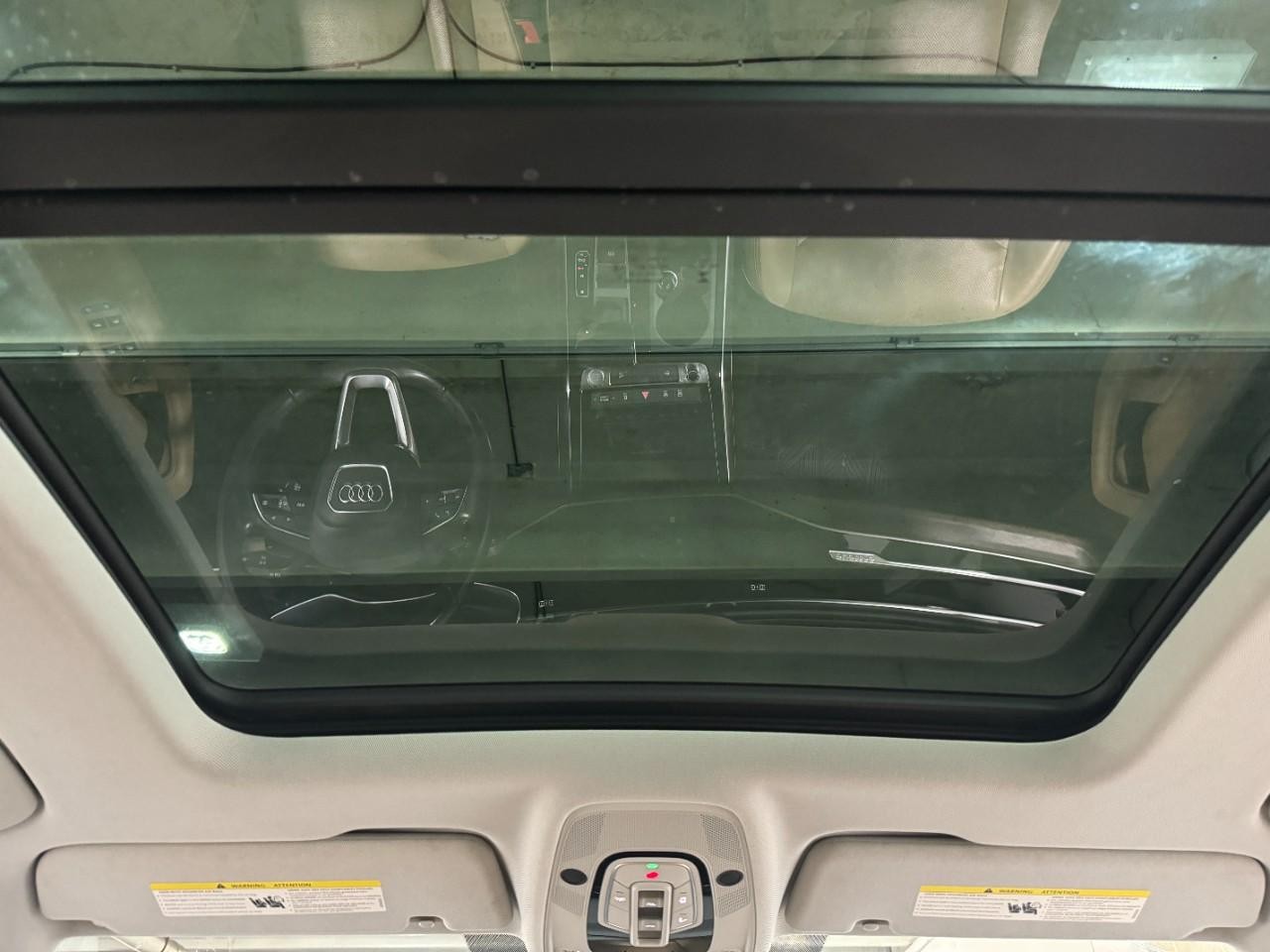 Audi Q8 Vehicle Full-screen Gallery Image 12