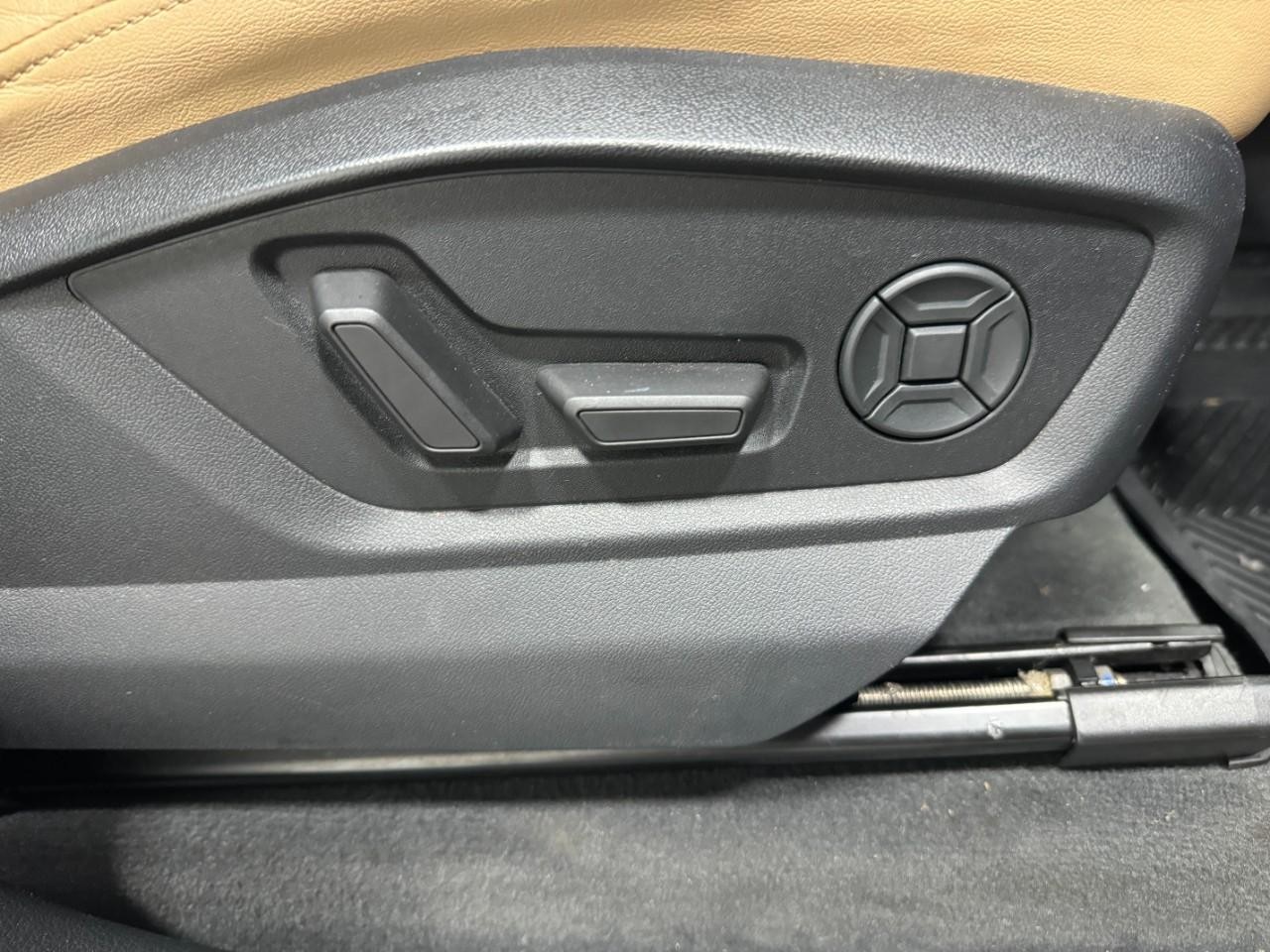 Audi Q8 Vehicle Full-screen Gallery Image 21