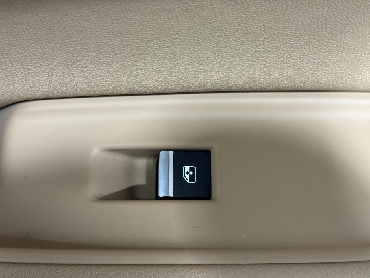 Audi Q8 Vehicle Full-screen Gallery Image 23