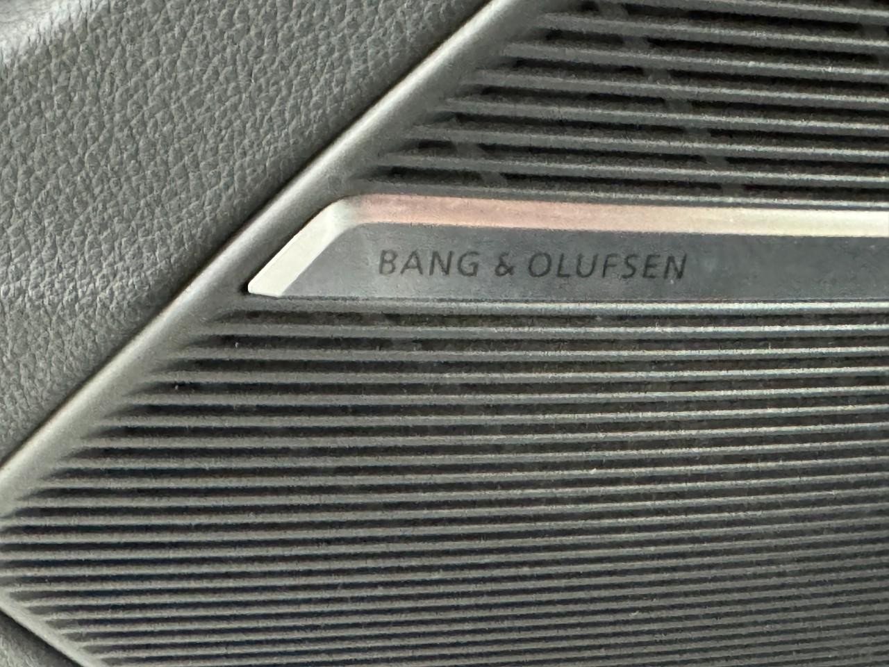 Audi Q8 Vehicle Full-screen Gallery Image 27