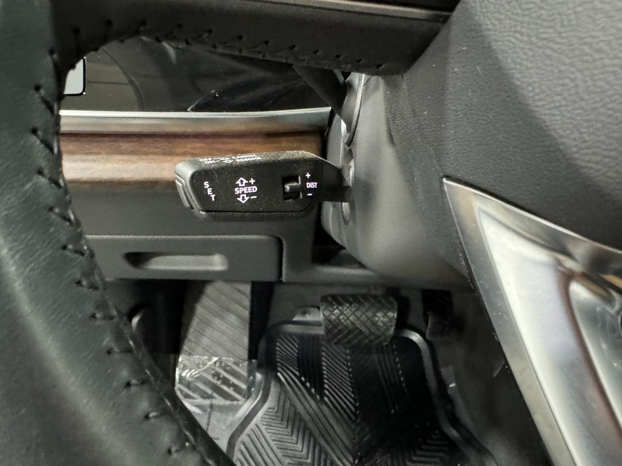 Audi Q8 Vehicle Full-screen Gallery Image 32