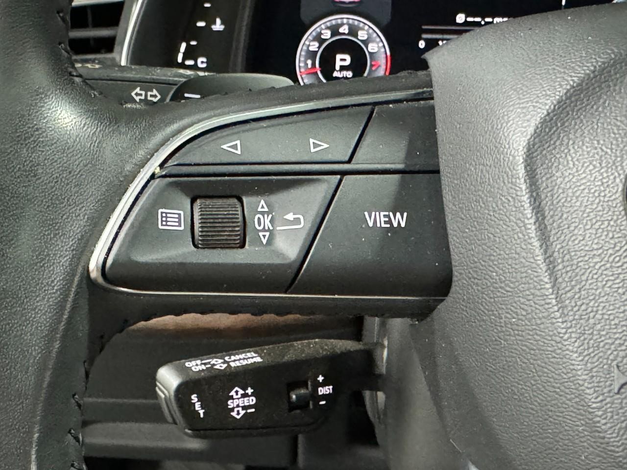 Audi Q8 Vehicle Full-screen Gallery Image 33