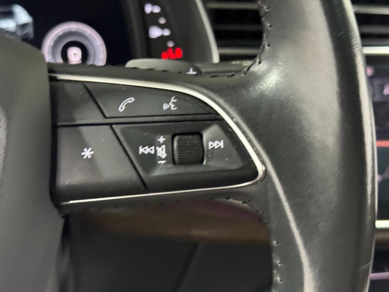 Audi Q8 Vehicle Full-screen Gallery Image 34