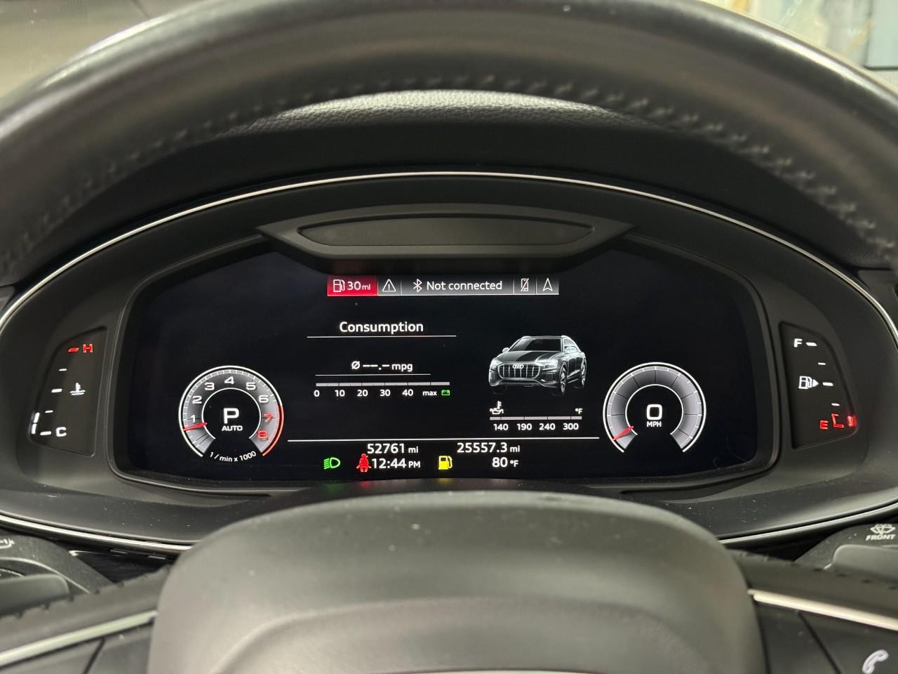 Audi Q8 Vehicle Full-screen Gallery Image 35