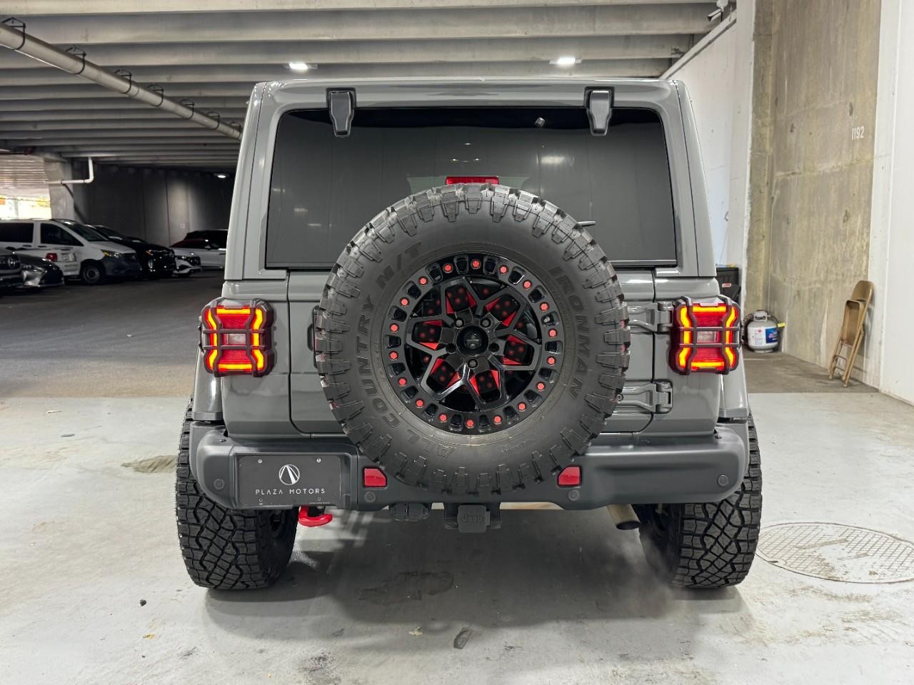 Jeep Wrangler Vehicle Full-screen Gallery Image 9