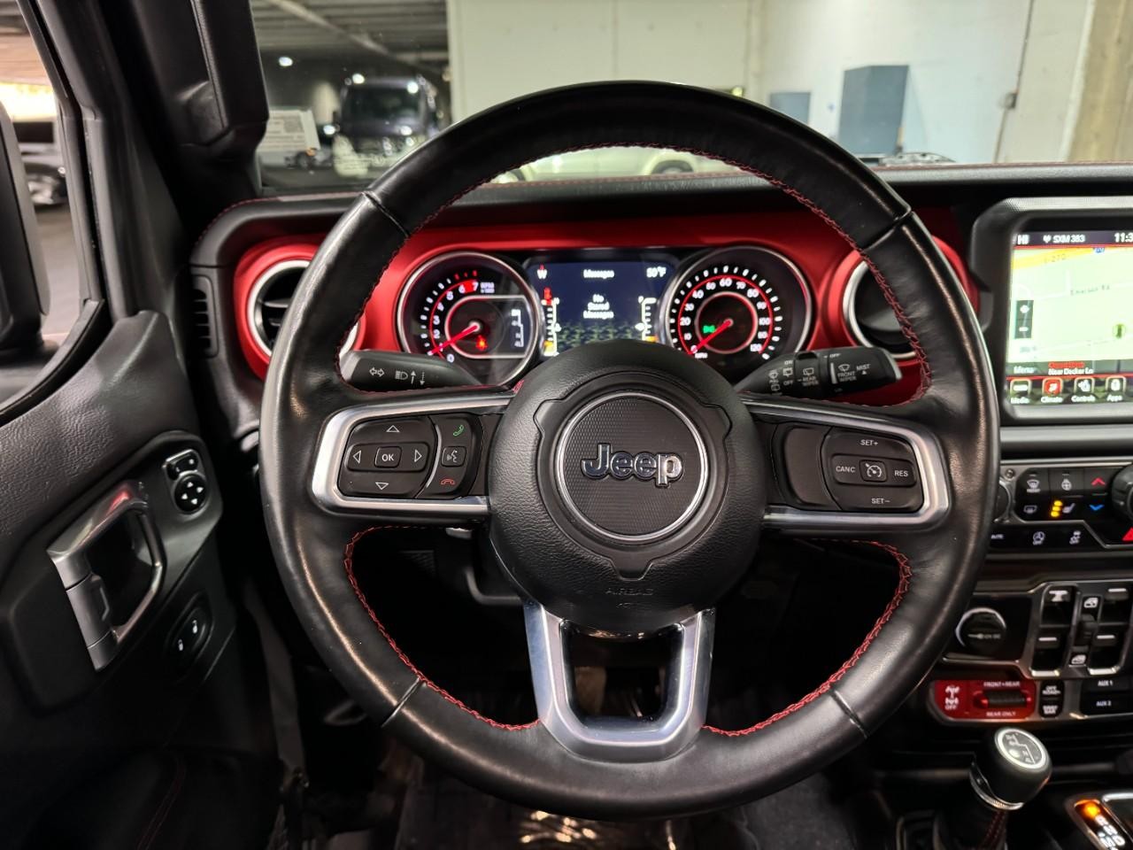 Jeep Wrangler Vehicle Full-screen Gallery Image 12