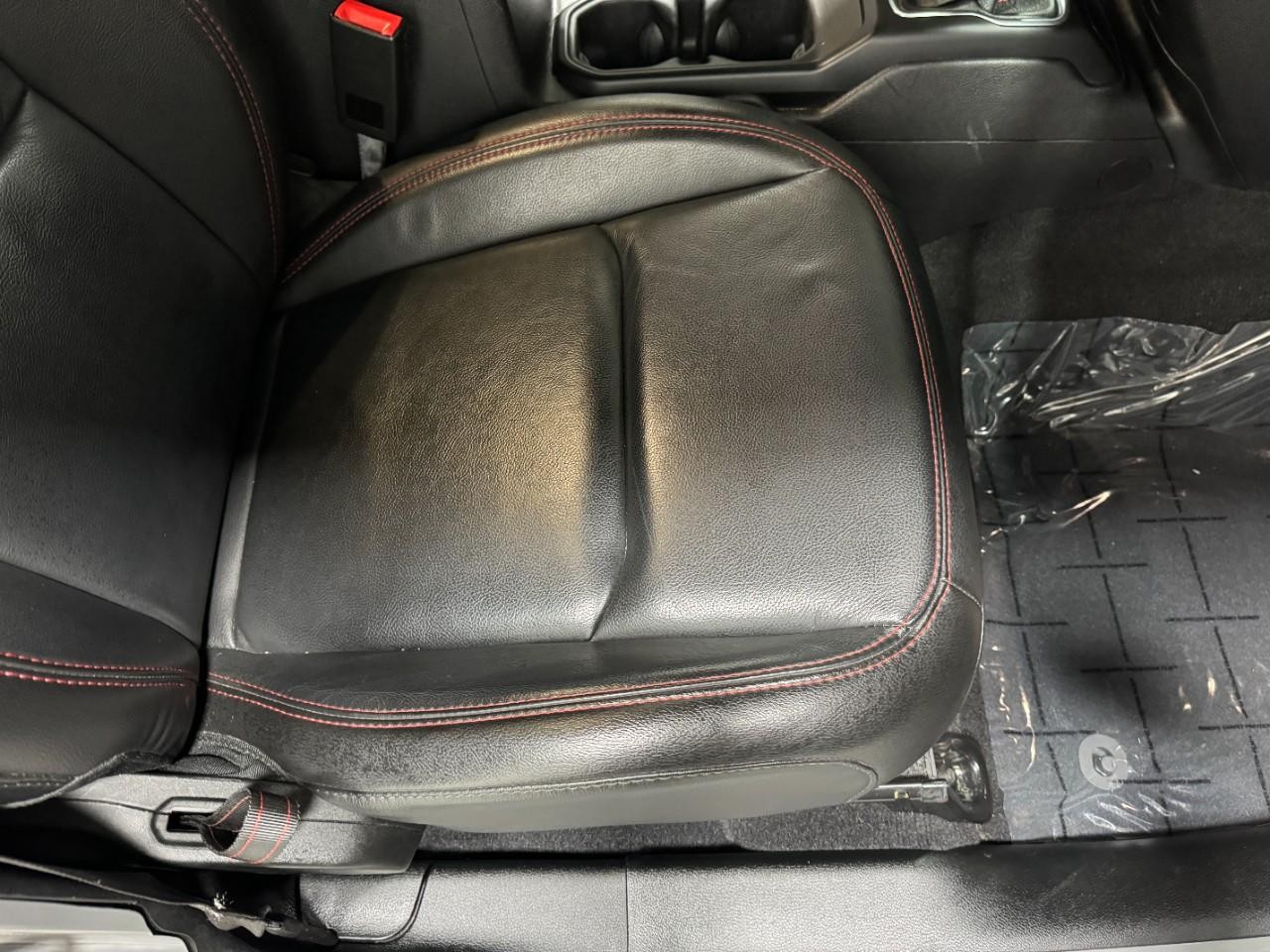 Jeep Wrangler Vehicle Full-screen Gallery Image 18