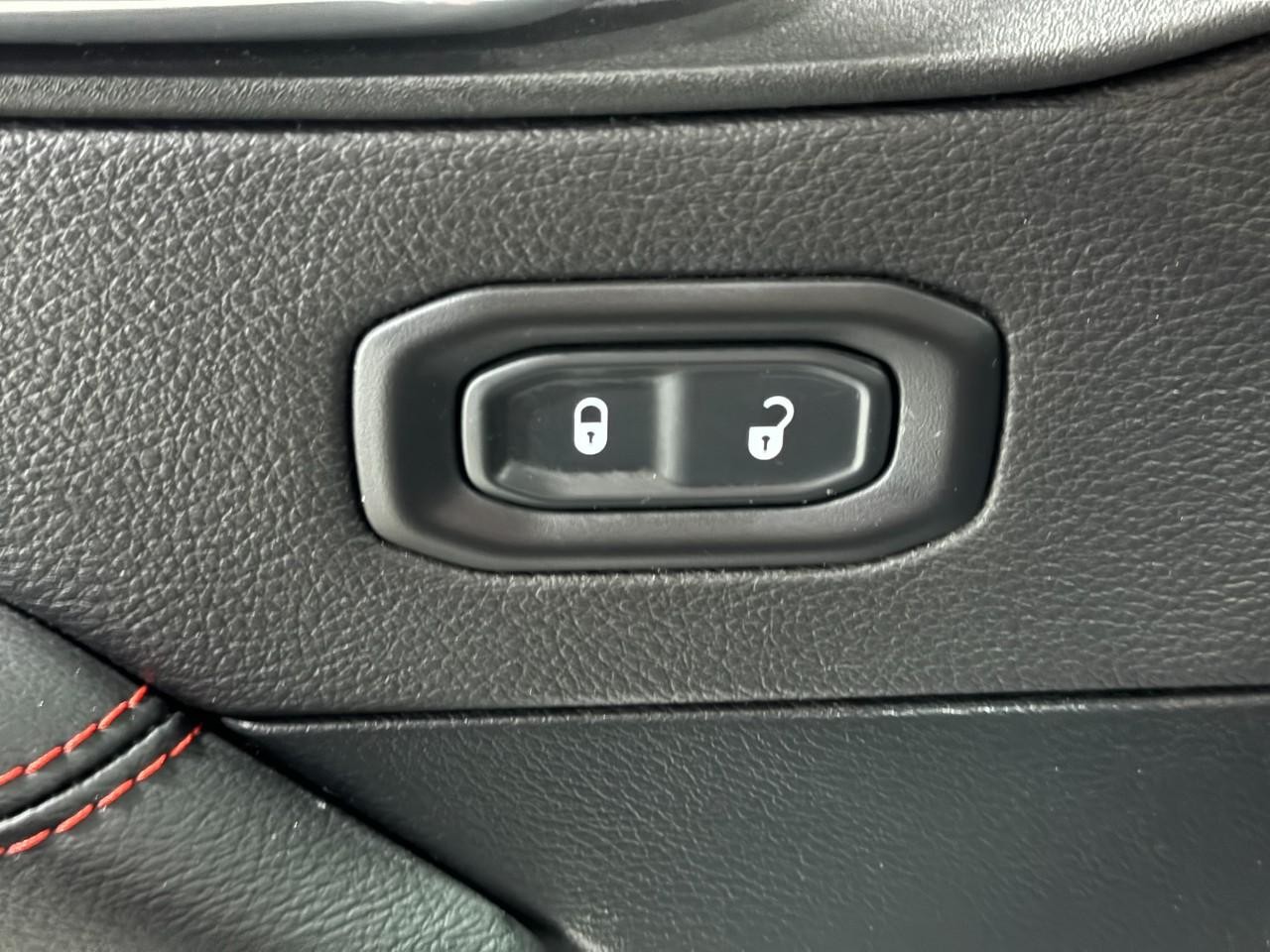 Jeep Wrangler Vehicle Full-screen Gallery Image 21