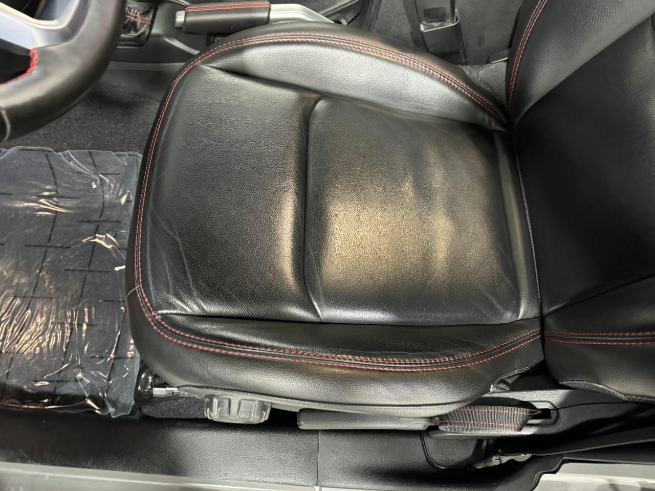 Jeep Wrangler Vehicle Full-screen Gallery Image 23