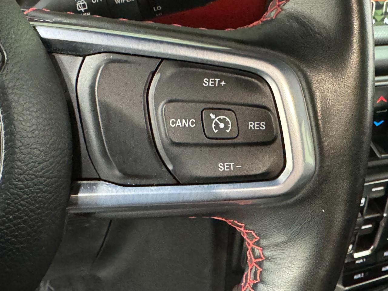 Jeep Wrangler Vehicle Full-screen Gallery Image 26