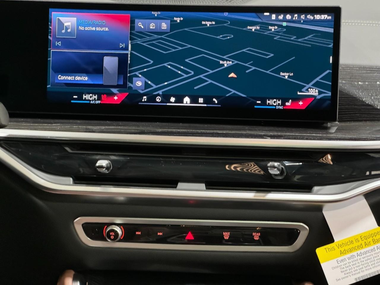 BMW X6 Vehicle Full-screen Gallery Image 15