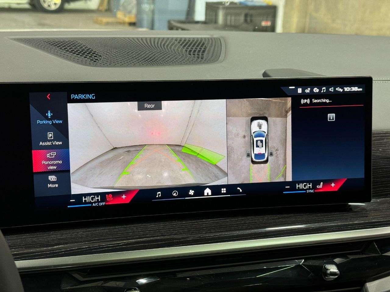 BMW X6 Vehicle Full-screen Gallery Image 34