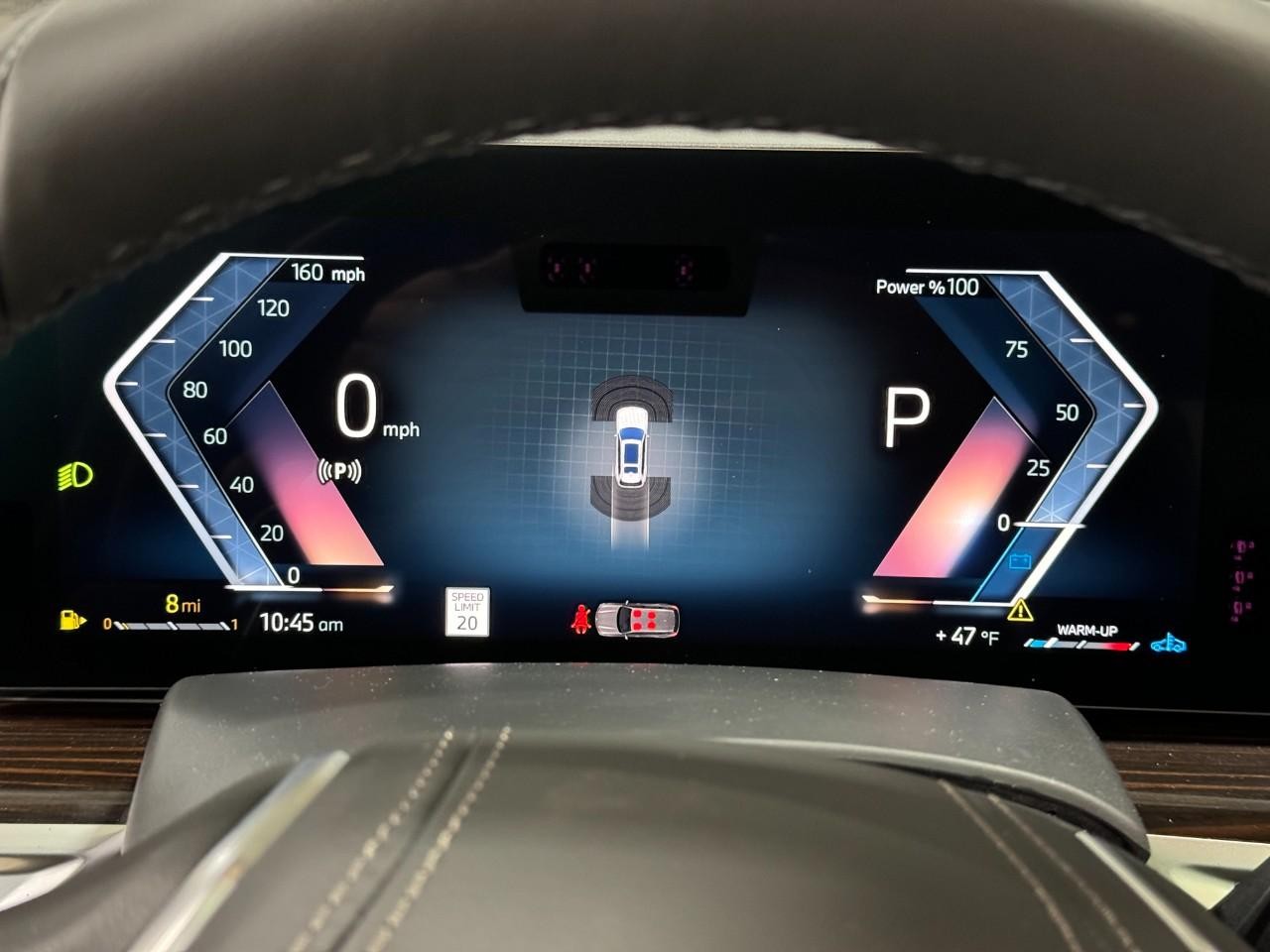 BMW X7 Vehicle Full-screen Gallery Image 36