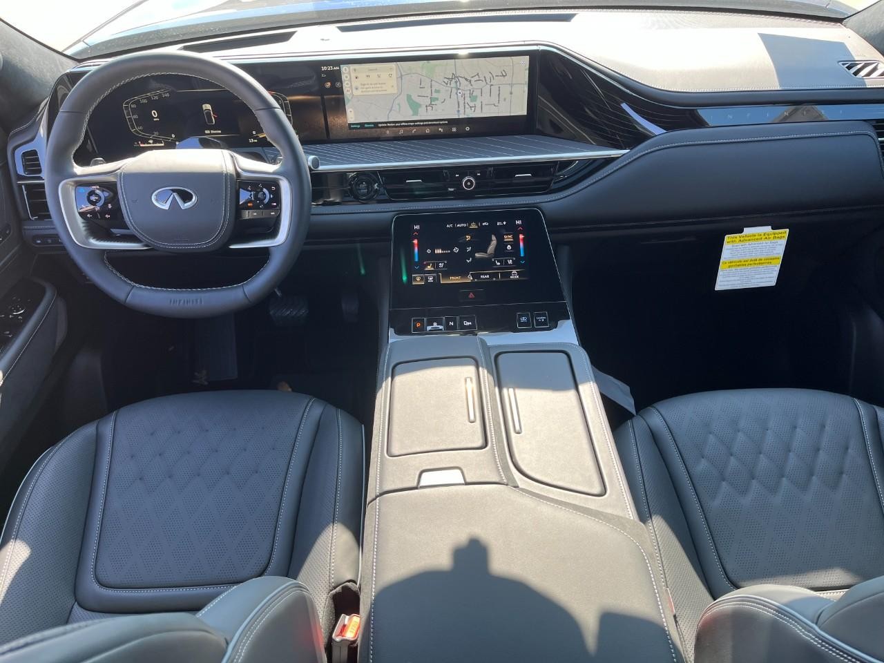 INFINITI QX80 Vehicle Full-screen Gallery Image 15