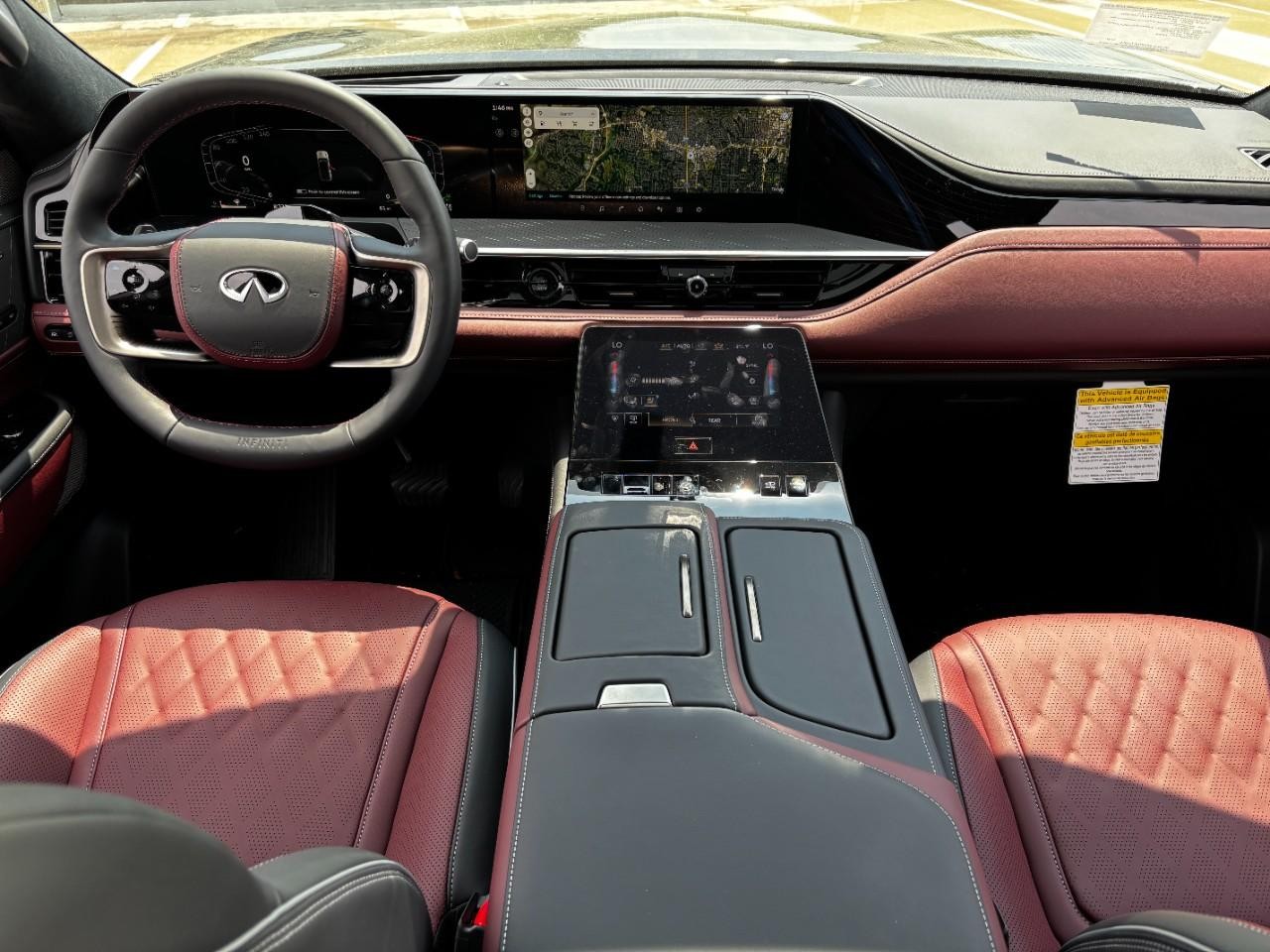 INFINITI QX80 Vehicle Full-screen Gallery Image 14