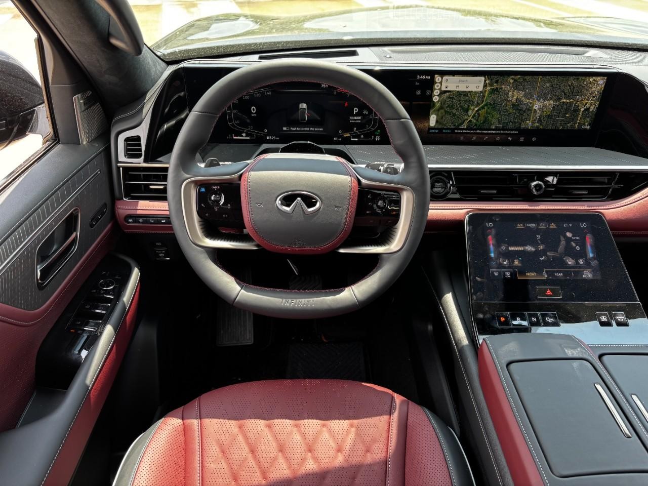 INFINITI QX80 Vehicle Full-screen Gallery Image 15