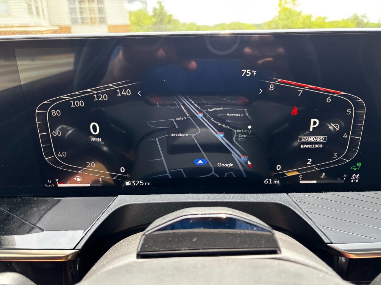 INFINITI QX80 Vehicle Full-screen Gallery Image 25