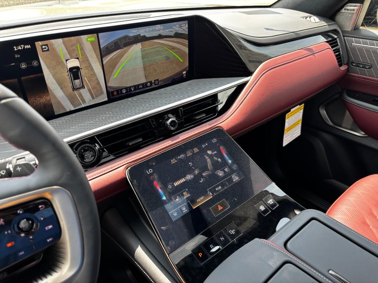 INFINITI QX80 Vehicle Full-screen Gallery Image 31