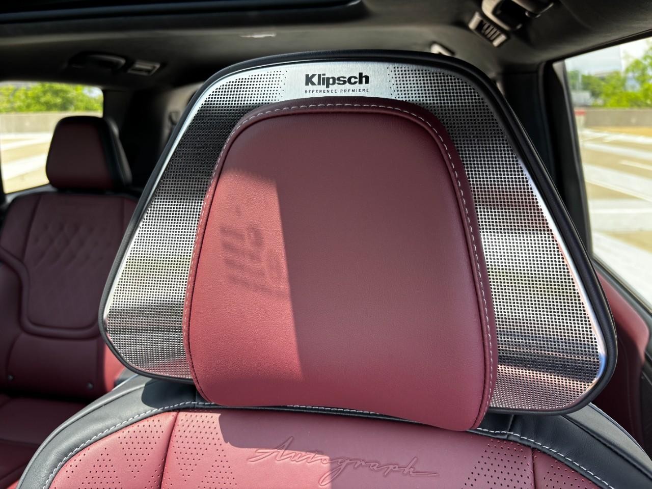 INFINITI QX80 Vehicle Full-screen Gallery Image 42