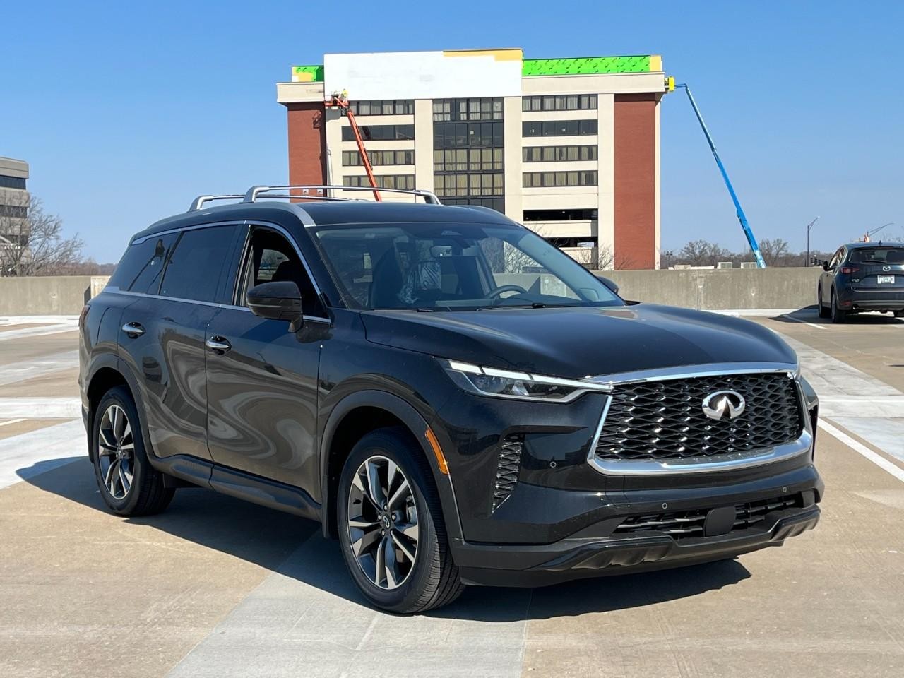 INFINITI QX60 Vehicle Full-screen Gallery Image 6