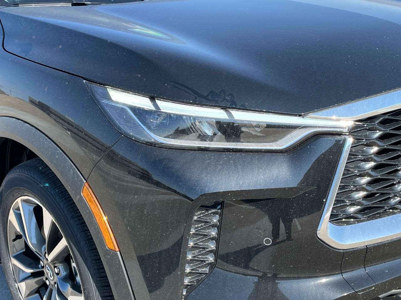 INFINITI QX60 Vehicle Full-screen Gallery Image 8