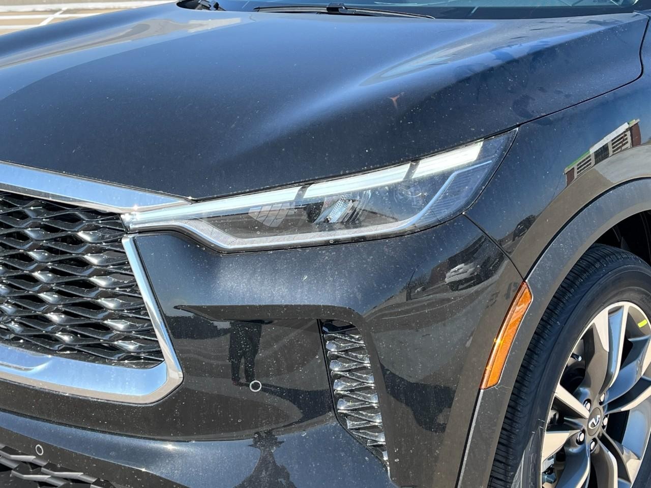 INFINITI QX60 Vehicle Full-screen Gallery Image 9