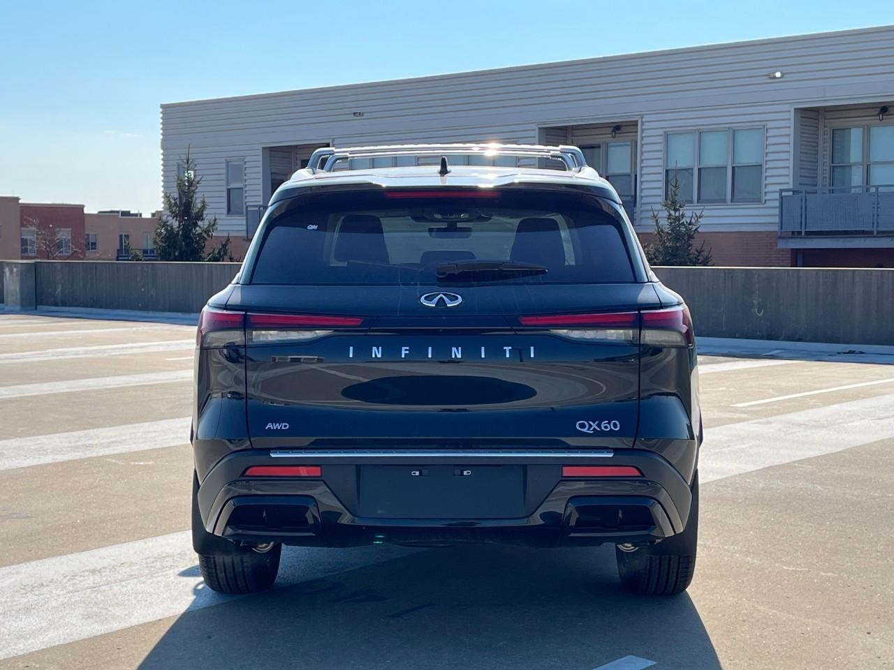 INFINITI QX60 Vehicle Full-screen Gallery Image 10