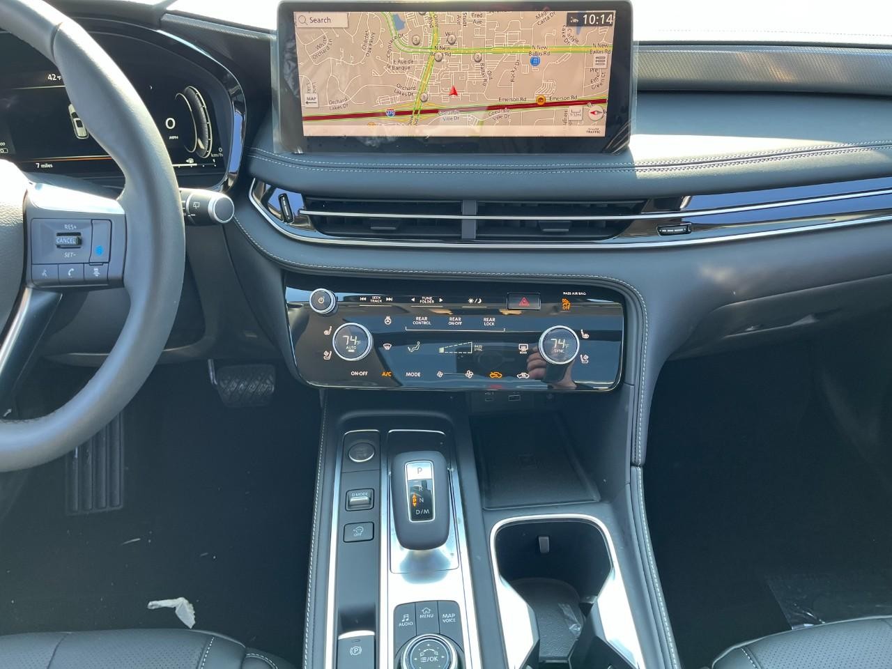 INFINITI QX60 Vehicle Full-screen Gallery Image 16