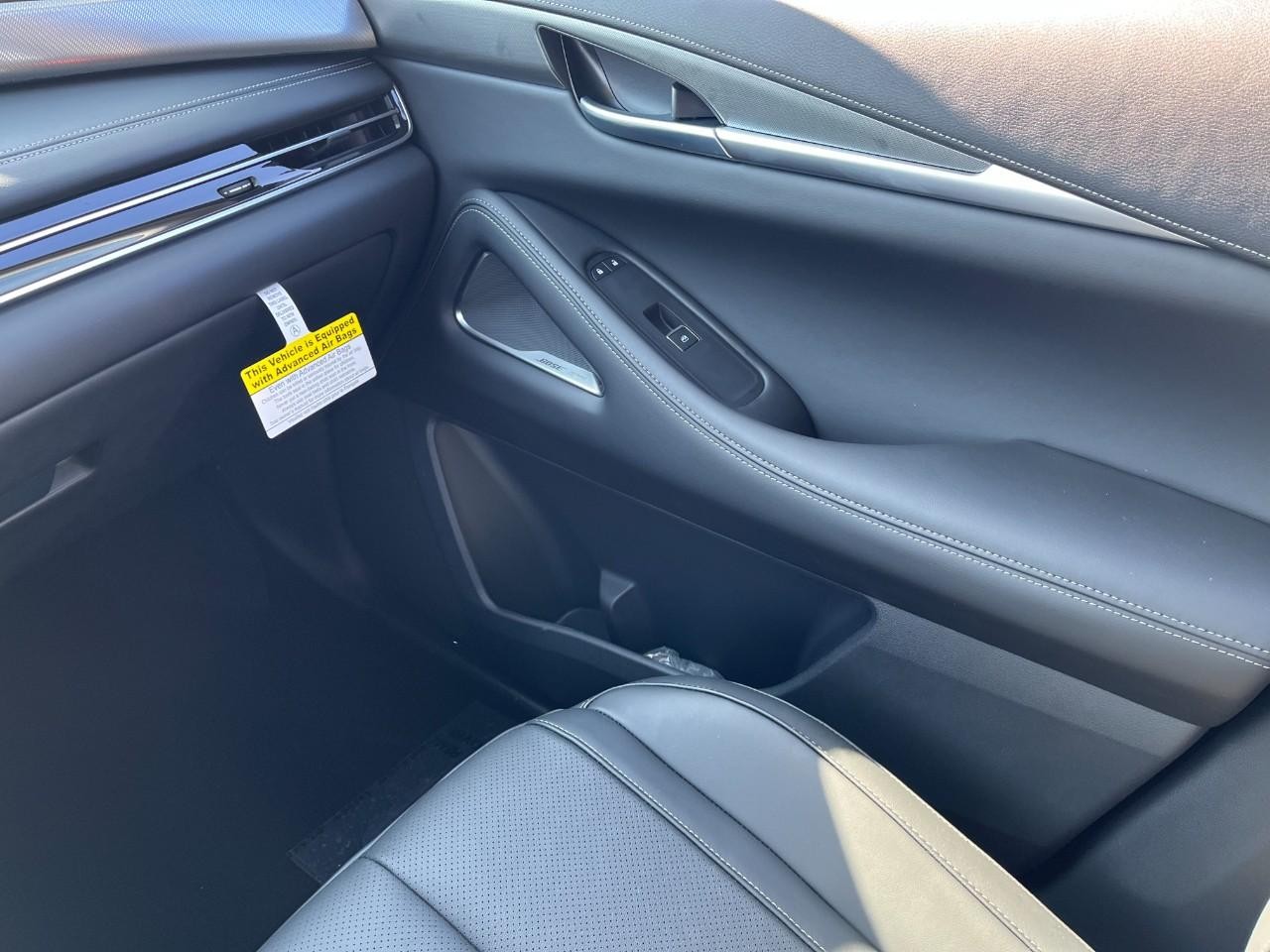 INFINITI QX60 Vehicle Full-screen Gallery Image 19