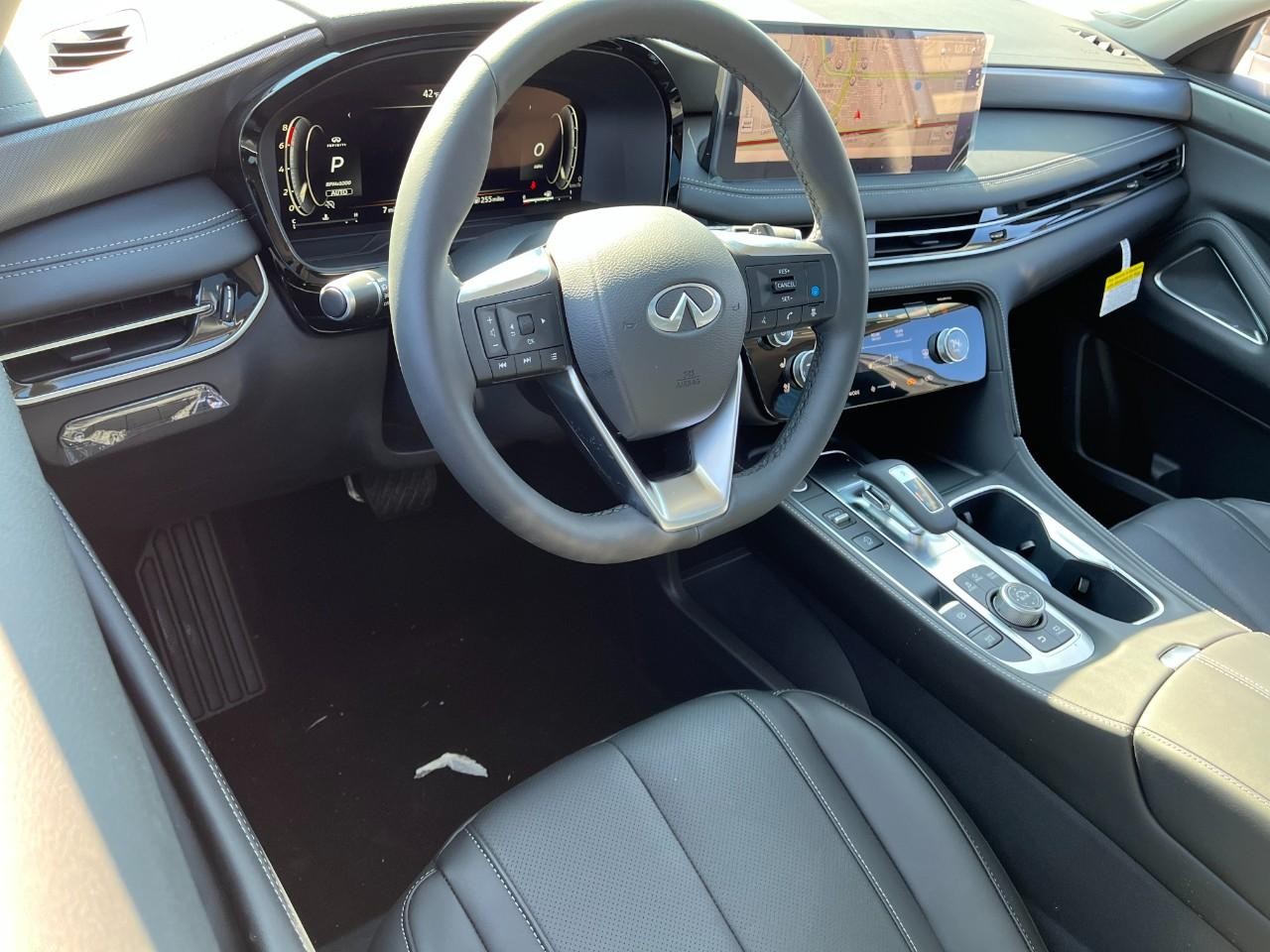 INFINITI QX60 Vehicle Full-screen Gallery Image 20