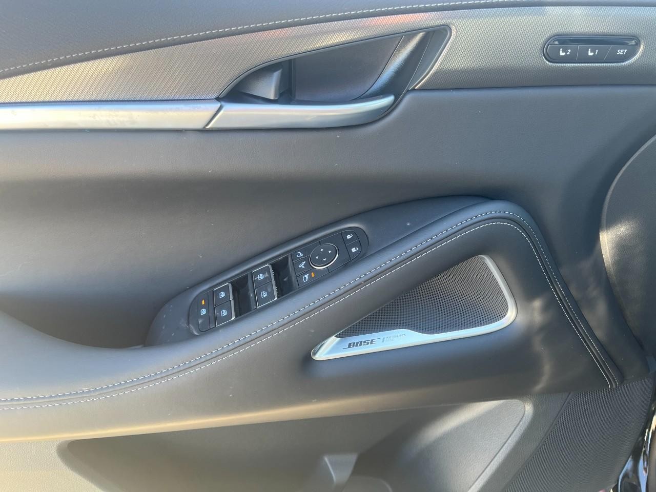 INFINITI QX60 Vehicle Full-screen Gallery Image 32