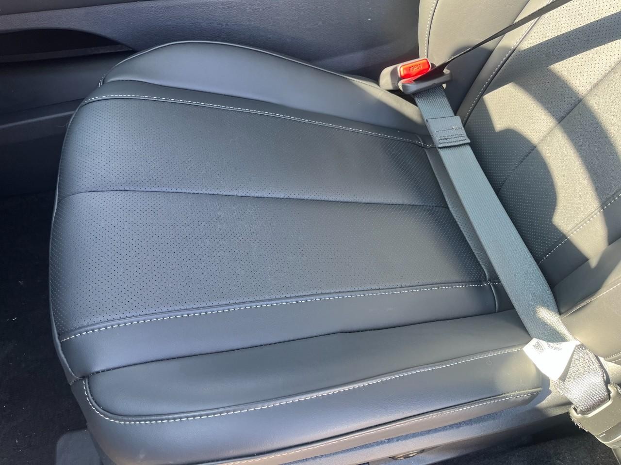 INFINITI QX60 Vehicle Full-screen Gallery Image 38