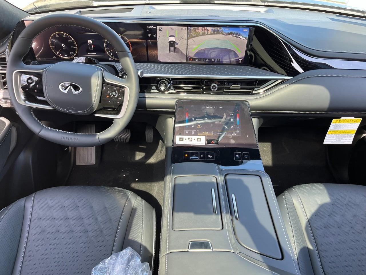 INFINITI QX80 Vehicle Full-screen Gallery Image 15