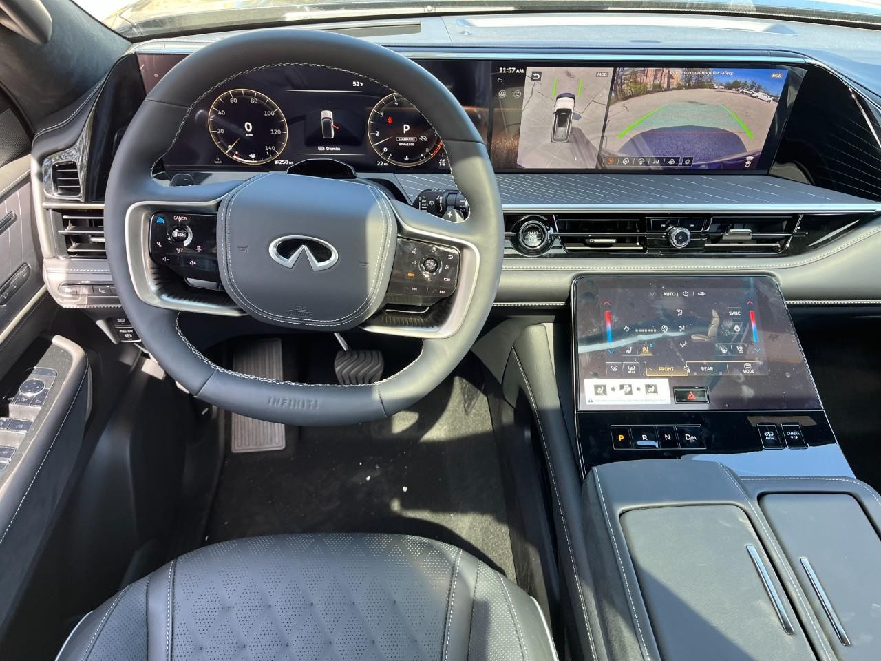 INFINITI QX80 Vehicle Full-screen Gallery Image 16