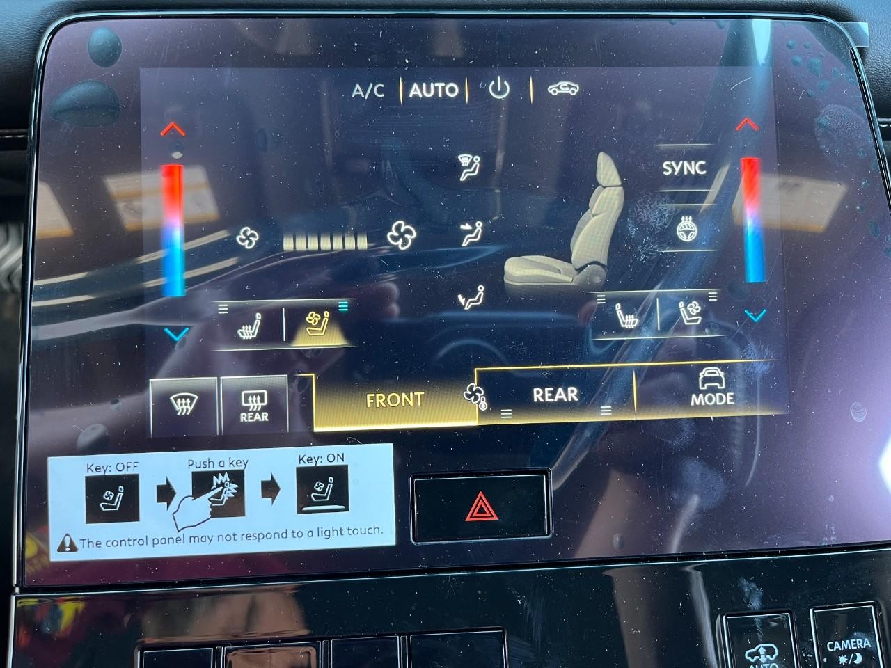 INFINITI QX80 Vehicle Full-screen Gallery Image 29