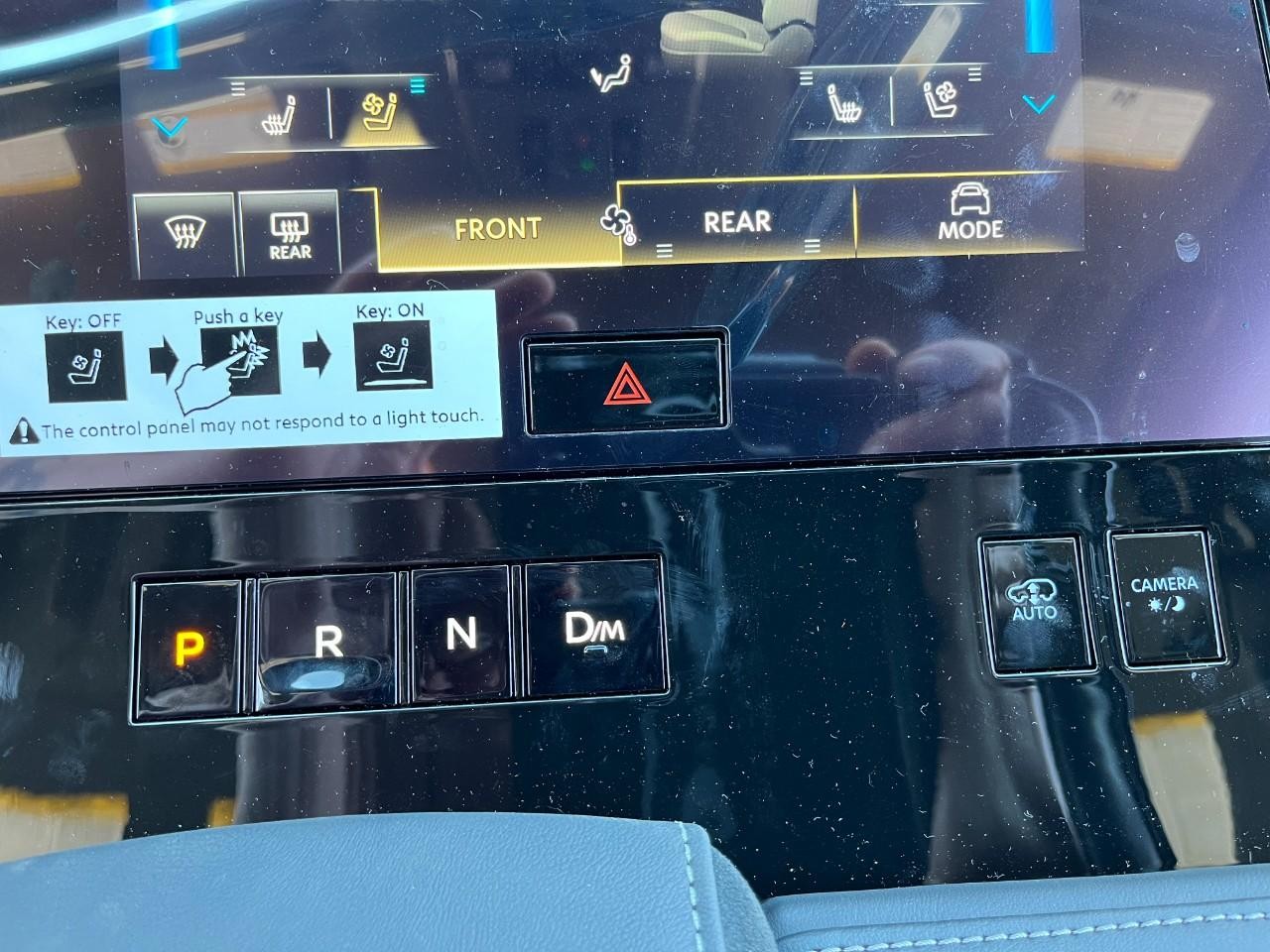 INFINITI QX80 Vehicle Full-screen Gallery Image 30