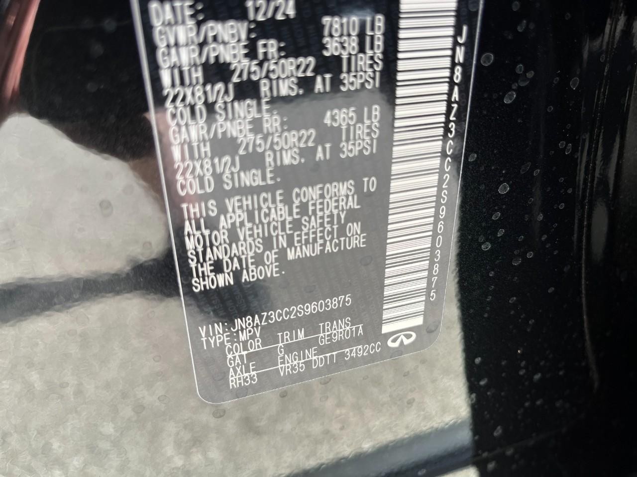 INFINITI QX80 Vehicle Full-screen Gallery Image 40