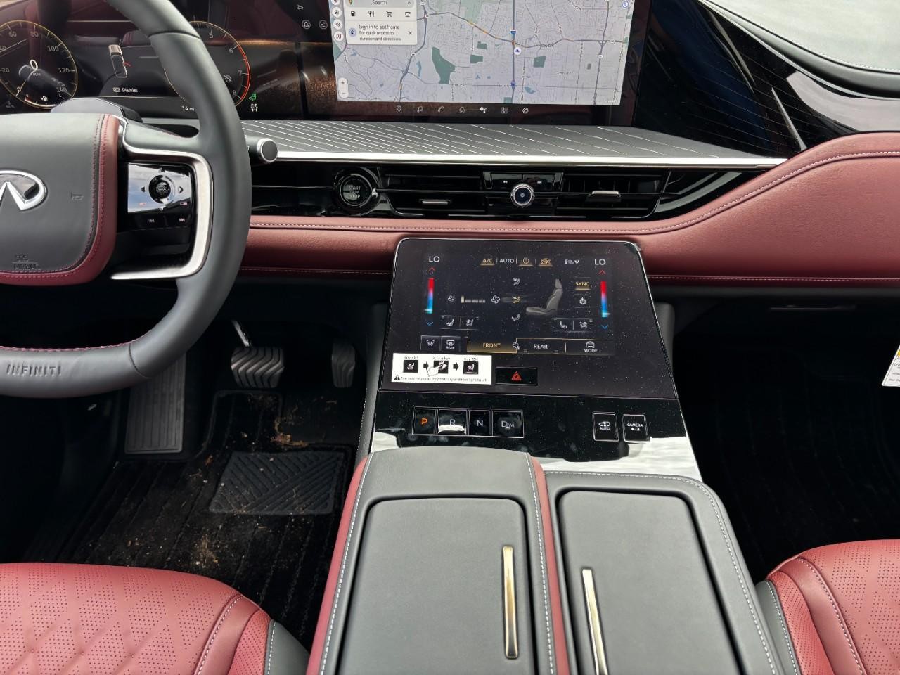 INFINITI QX80 Vehicle Full-screen Gallery Image 16