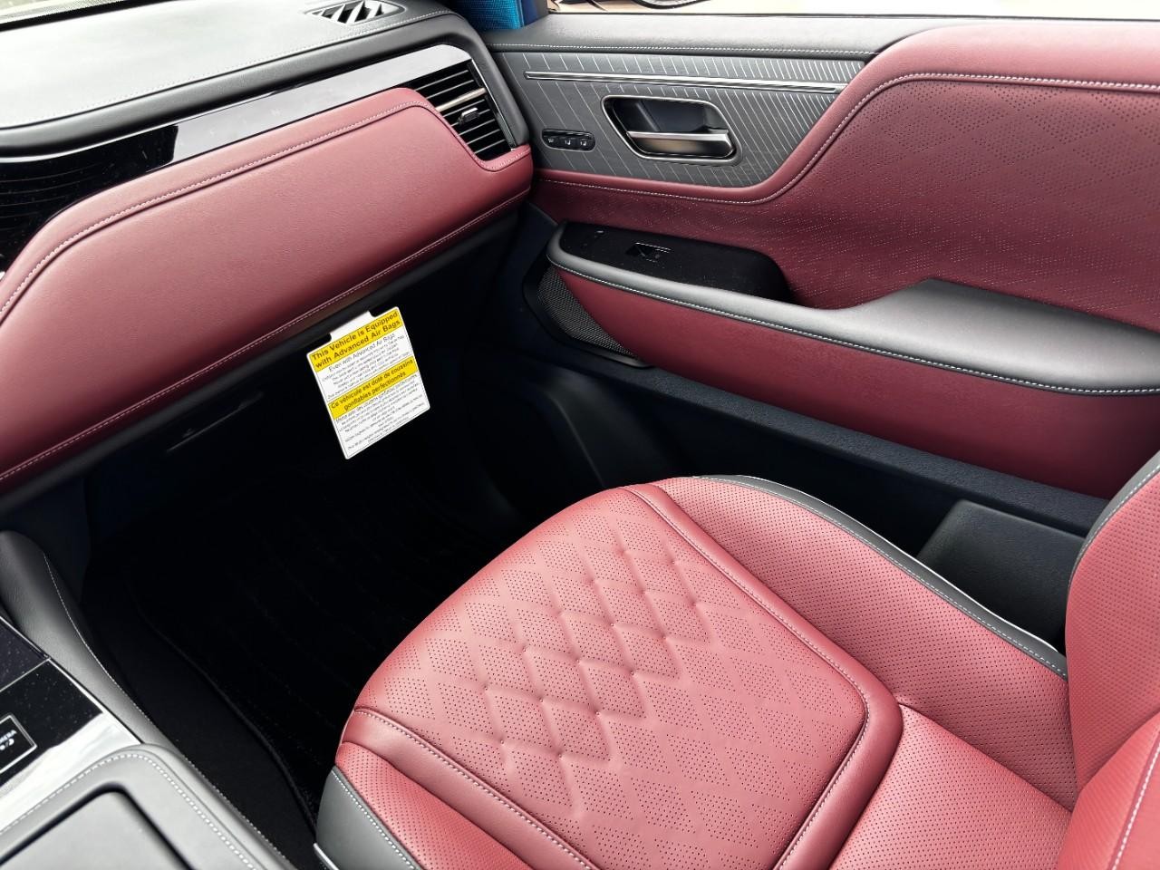 INFINITI QX80 Vehicle Full-screen Gallery Image 19