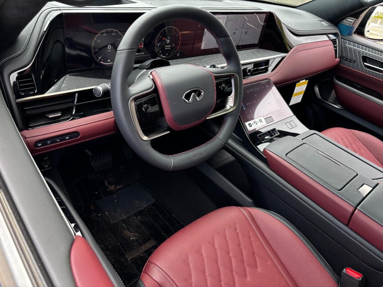 INFINITI QX80 Vehicle Full-screen Gallery Image 20