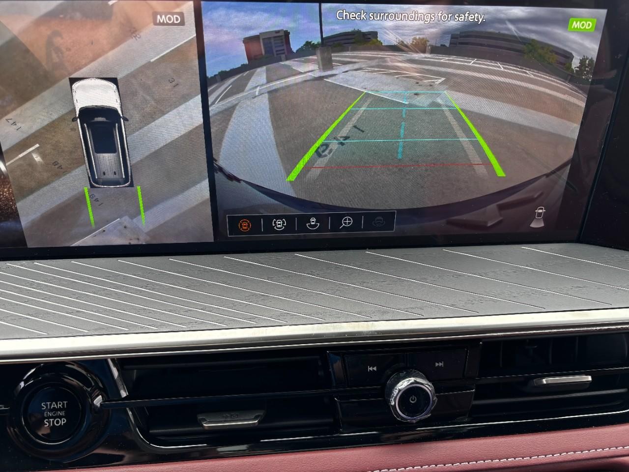 INFINITI QX80 Vehicle Full-screen Gallery Image 27