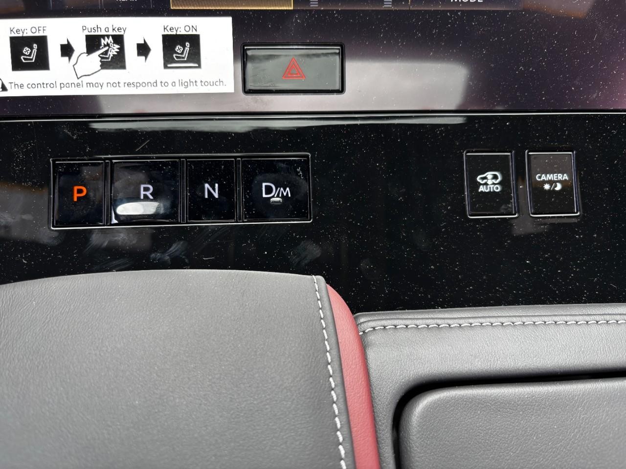 INFINITI QX80 Vehicle Full-screen Gallery Image 30