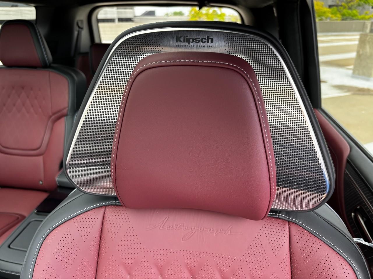 INFINITI QX80 Vehicle Full-screen Gallery Image 43