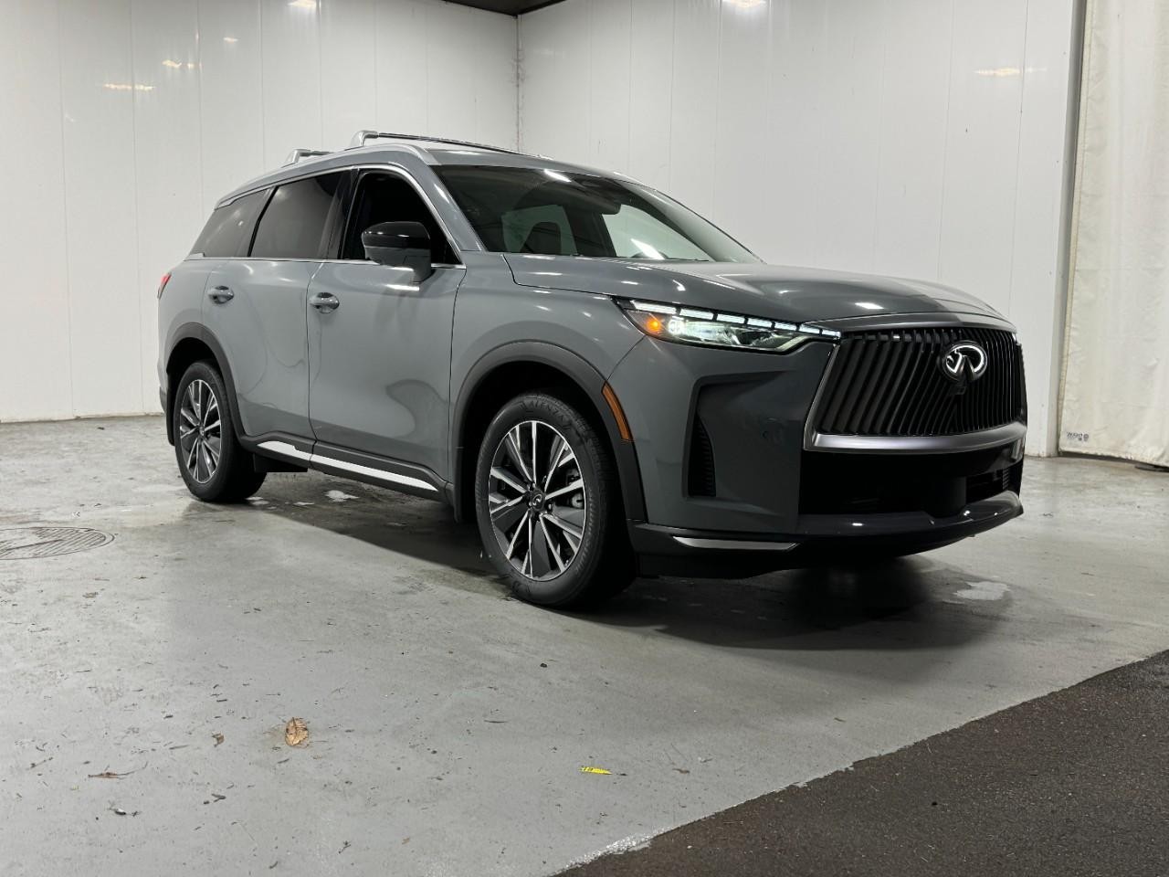 INFINITI QX60 Vehicle Full-screen Gallery Image 6