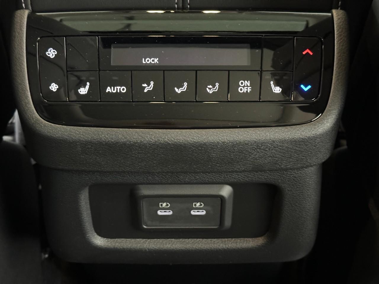 INFINITI QX60 Vehicle Full-screen Gallery Image 13