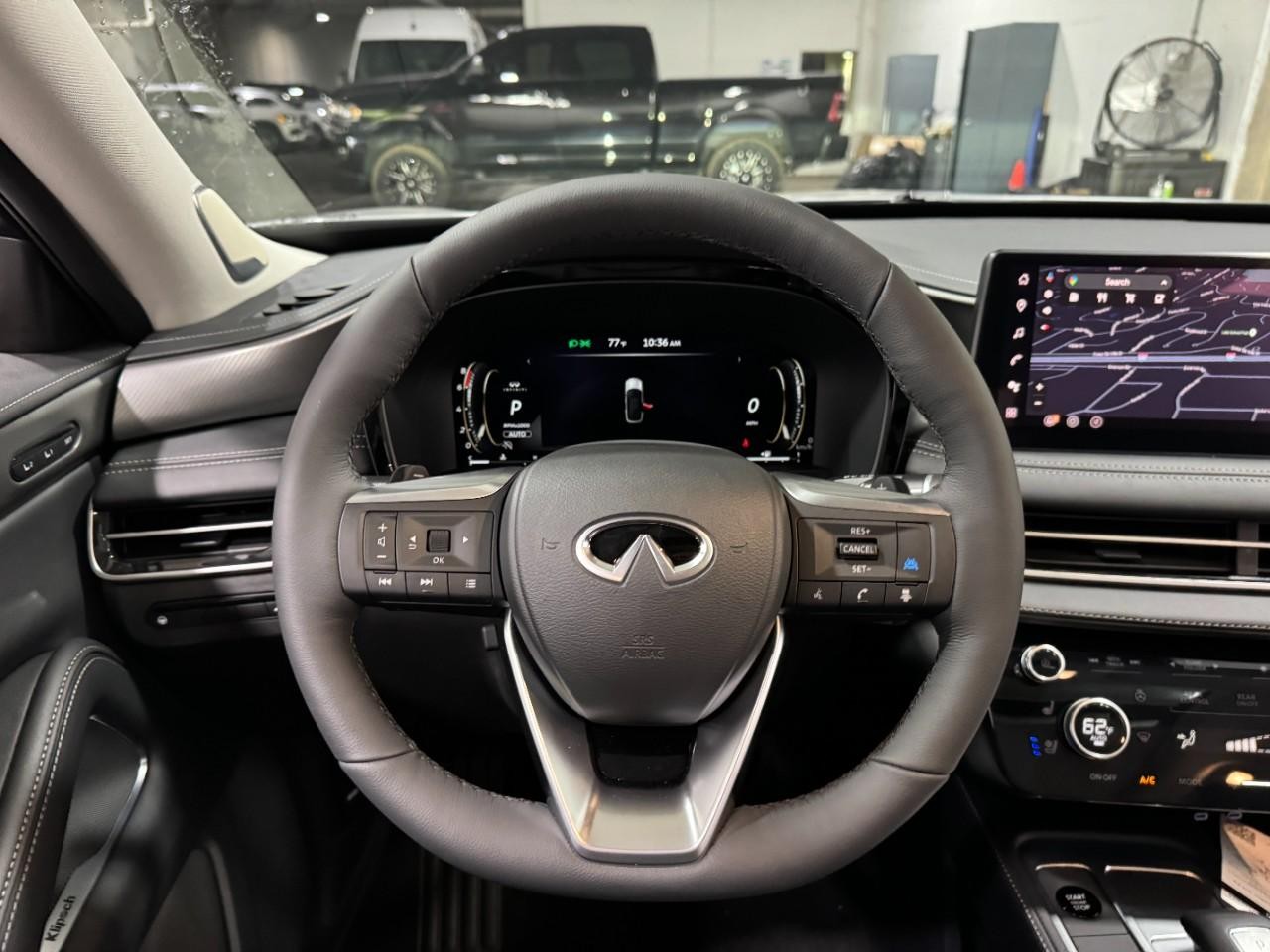 INFINITI QX60 Vehicle Full-screen Gallery Image 16