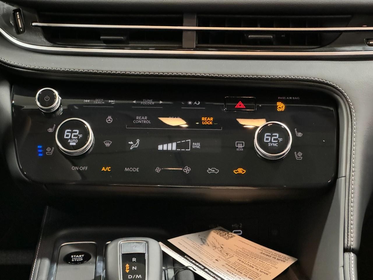 INFINITI QX60 Vehicle Full-screen Gallery Image 18