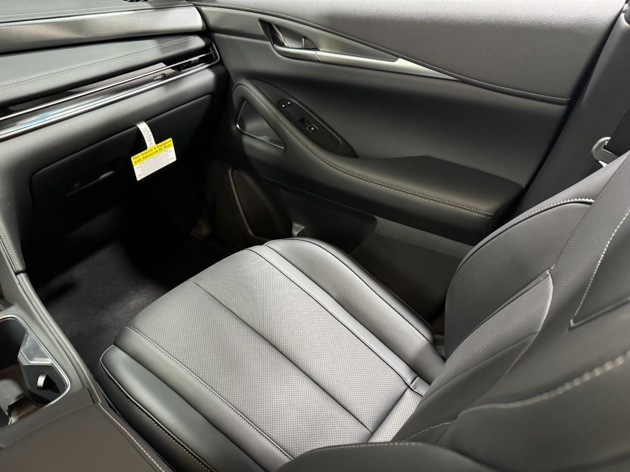 INFINITI QX60 Vehicle Full-screen Gallery Image 20