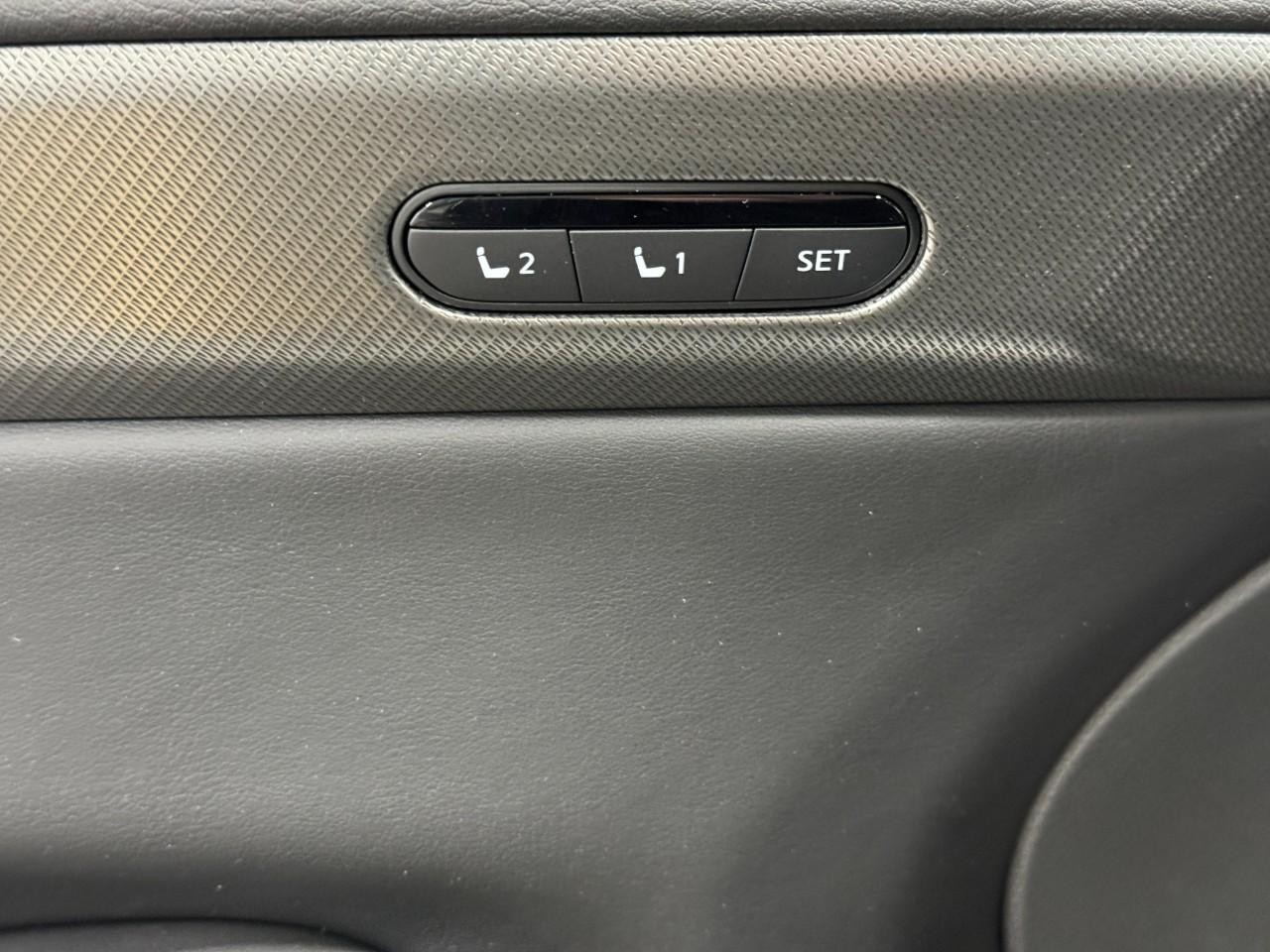 INFINITI QX60 Vehicle Full-screen Gallery Image 25